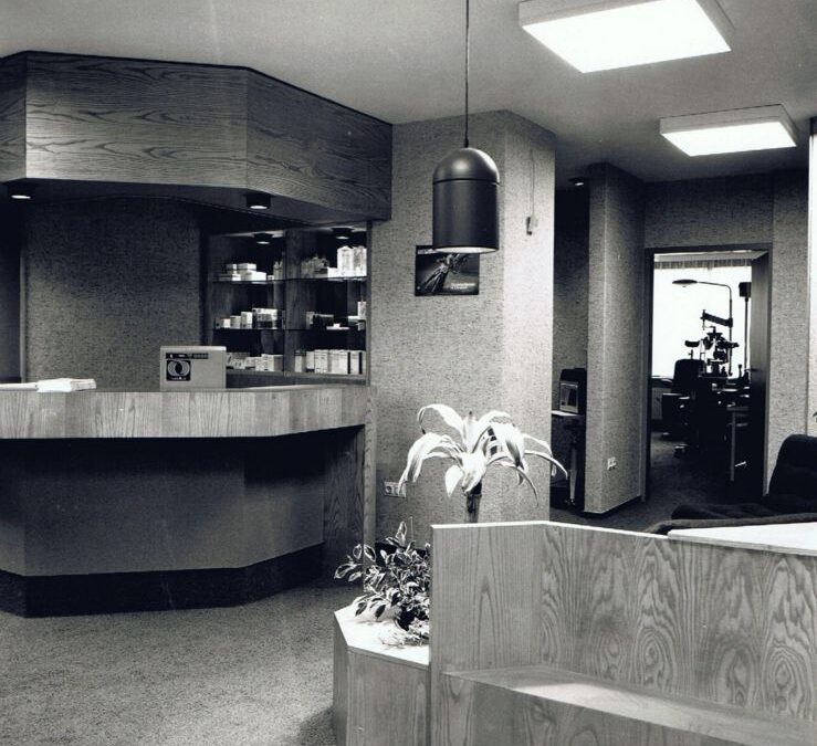 1981 interieur contactlenzen